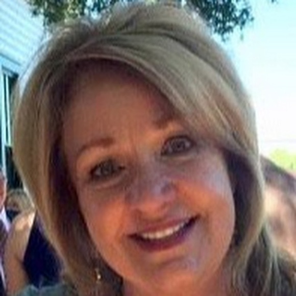 Meet your Posher, Sandra - Picture 1 of 1